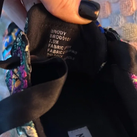 Steve Madden Brody Embroidered Women's Sneakers - Picture 8 of 8